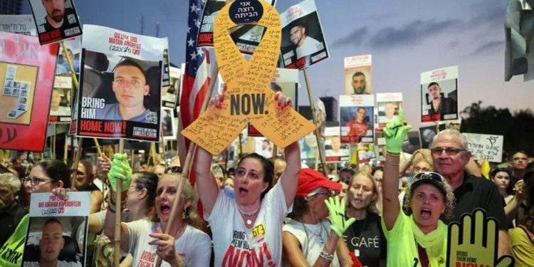 Miles de israelíes marchan en Tel Aviv para exigir alto el fuego y liberación de rehenes