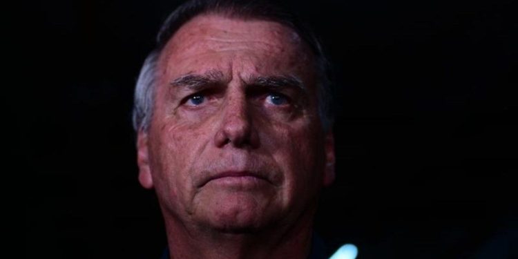 Ordenaron reforzar la vigilancia de Jair Bolsonaro en su prisión domiciliaria