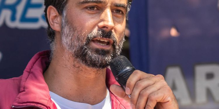 Pablo Lombardi, candidato a senador bonaerense por Fuerza Patria: “No podemos vivir bajo la dictadura de los monopolios”
