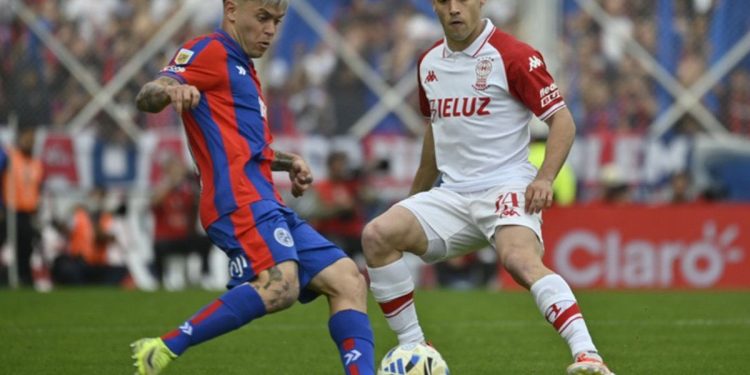 San Lorenzo y Huracán empataron sin goles en un clásico trabado en el Nuevo Gasómetro