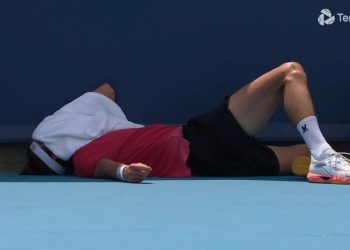 Tensión en el Masters 1000 de Cincinnati: un tenista sufrió un golpe de calor y tuvo que abandonar el partido