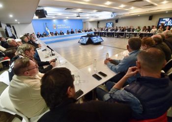 Un cuidadoso equilibrio entre las tribus sella la unidad en el peronismo