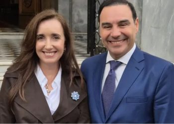 Victoria Villarruel viajó a Corrientes en medio de su disputa con Milei y fue recibida por Gustavo Valdés