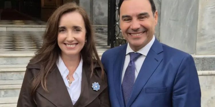 Victoria Villarruel viajó a Corrientes en medio de su disputa con Milei y fue recibida por Gustavo Valdés
