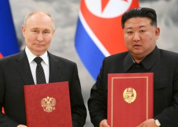 Vladimir Putin y Kim Jong Un refuerzan su alianza militar antes de la reunión del ruso con Donald Trump