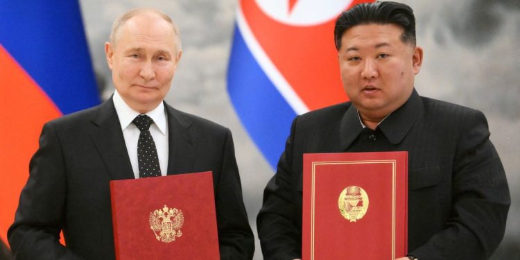 Vladimir Putin y Kim Jong Un refuerzan su alianza militar antes de la reunión del ruso con Donald Trump