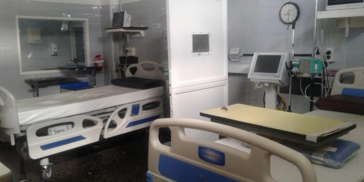 Ajuste en salud: denuncian cierre de camas de terapia intensiva en el Durand