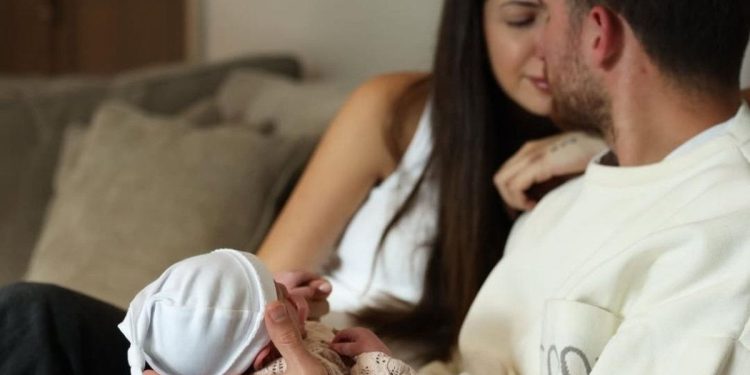 Alexis Mac Allister anunció el nacimiento de su hija: “Llegó el momento más especial de nuestras vidas”