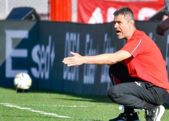 Bajo insultos y silbidos, Independiente perdió ante Banfield y se quedó sin técnico