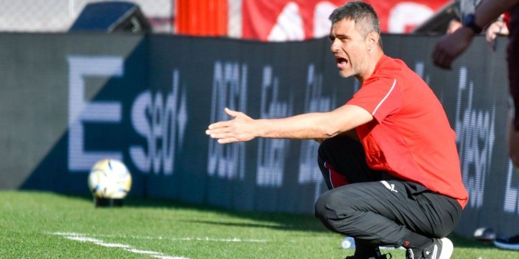 Bajo insultos y silbidos, Independiente perdió ante Banfield y se quedó sin técnico