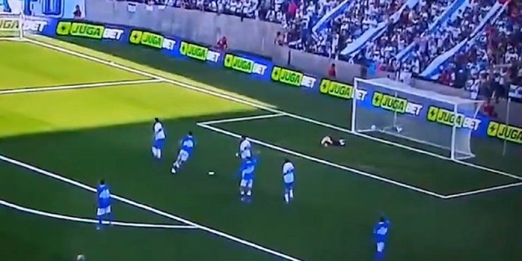 Conmoción en Chile: un arquero sufrió un infarto en pleno partido