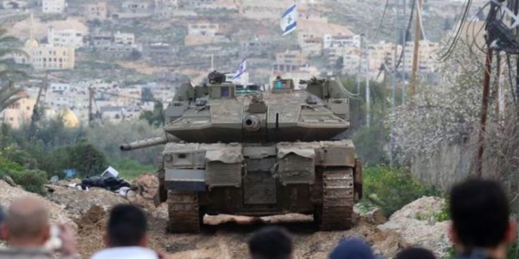 Desde la Franja de Gaza denuncian que ya son más de 270.000 los desplazados tras la ofensiva de Israel en la ciudad