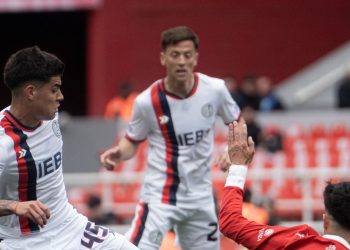 Independiente sacó apenas un empate ante San Lorenzo y extiende su crisis deportiva