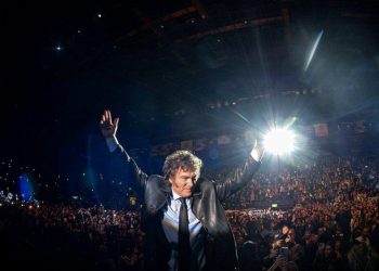 Javier Milei ensaya un show musical para presentar su nuevo libro “La construcción del milagro”