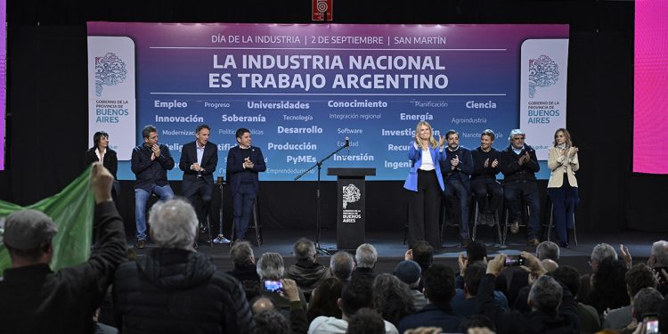 Kicillof y Katopodis cerraron la campaña de la Primera Sección: «En esta elección le decimos basta a Milei»