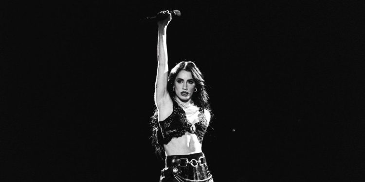 Lali Espósito brilló en Vélez con un nuevo show explosivo y el estreno de “Payaso”
