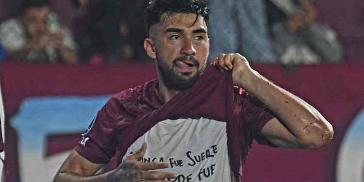 Lanús venció agónicamente a Fluminense y tomó ventaja en los cuartos de final