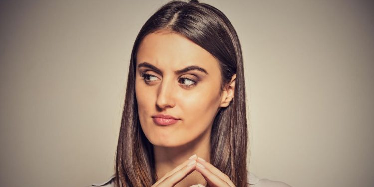 Las personas que pretenden ser más inteligentes de lo que son cometen estos errores, según la Inteligencia Artificial