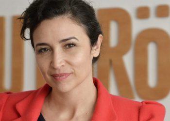 Milei volvió a denunciar a periodistas: esta vez le reclama dinero a Julia Mengolini y a Ari Lijalad