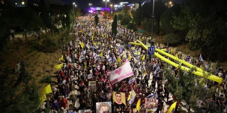 Miles manifestantes salieron a las calles Tel Aviv y Jerusalén con reclamos al gobierno de Israel