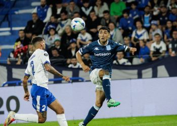 Racing venció a Vélez de visitante y sacó ventaja en la ida de los cuartos de final