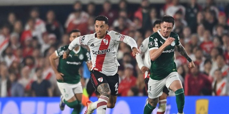 River perdió ante Palmeiras pero llega con vida a la vuelta en Brasil