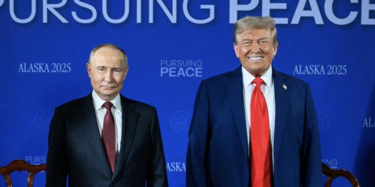 Rusia mantiene la invitación a Donald Trump: “Sería un honor recibirlo en Moscú”.