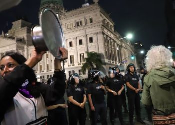 Tras la cadena nacional de Javier Milei, hubo cacerolazos en rechazo al Presupuesto 2026