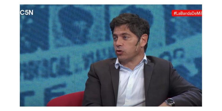 Axel Kicillof apuntó contra Javier Milei tras su show musical: “Completamente por fuera de la realidad”