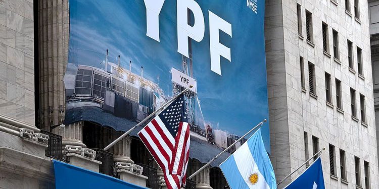 Causa YPF: la Argentina aceptó cooperar en la entrega de chats y comunicaciones de funcionarios y exfuncionarios