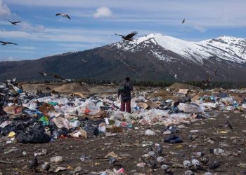 Crisis sanitaria en Bariloche por uno de los basurales más grandes del mundo