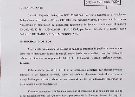 Denuncian a Luis Petri por usar un predio del Ministerio de Defensa como parking de un recital de rock