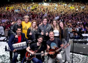 Deportivo Español desvinculó a su abogado por participar del show musical de Javier Milei