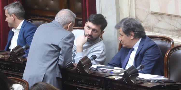 Dividida y diezmada: la opción que encontró la UCR para no desaparecer del mapa