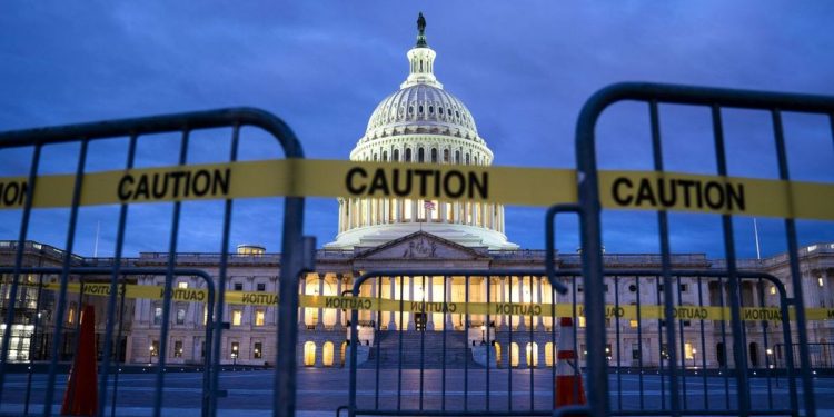 EEUU entra en “cierre” del gobierno por una puja entre Donald Trump y los demócratas en el Senado