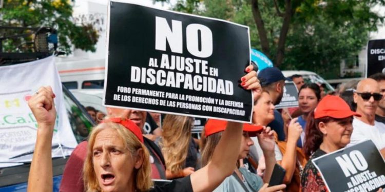 El ajuste como orfandad planificada