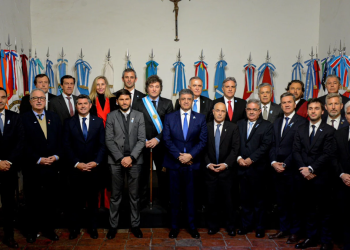 El Gobierno convocó a gobernadores para poner en marcha el debate por reformas