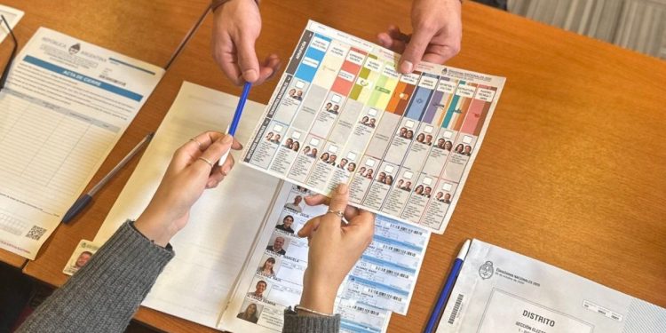 Elecciones 2025 EN VIVO: las claves de la nueva Boleta Única de Papel que debuta a nivel nacional en las elecciones del 26 de octubre