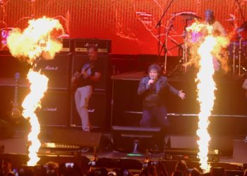 Javier Milei, genuino o moderado: campaña en modo manta corta, esquirlas de Espert y la ventana abierta para pedir