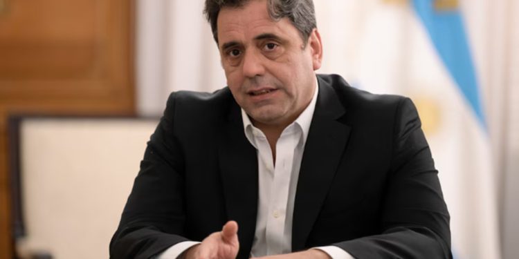 Kicillof le respondió al gobierno por la reimpresión de boletas sin Espert: «Justo les sobraban 15 mil millones, caraduras»