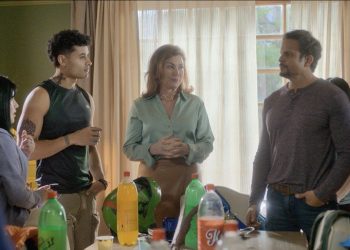 La apuesta chilena de Prime Video: la serie sobre una alianza de una viuda y un repartidor venezolano