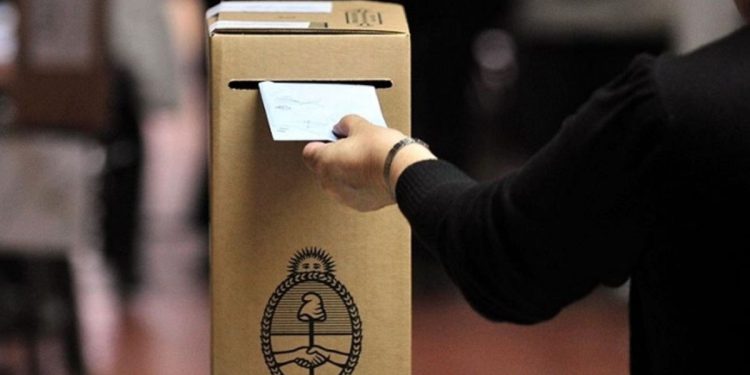 La fiscalía de la Cámara Electoral aseguró que es “fácticamente imposible” reimprimir las boletas en la provincia de Buenos Aires