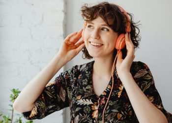 La Inteligencia Artificial definió cuáles son las canciones que marcaron el 2025