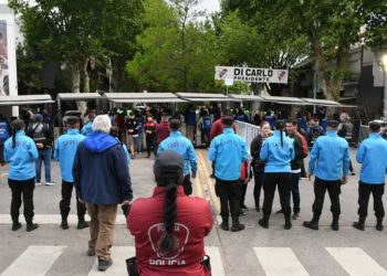 La Policía de la Ciudad detuvo a 49 trapitos y capturó a un prófugo durante el operativo en el River–Sarmiento