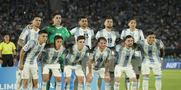 La Selección argentina se enfrenta a Venezuela en Miami: hora, TV y formaciones