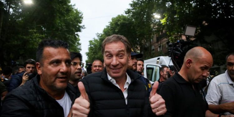 Milei hizo campaña en Tres de Febrero y pidió no volver a «la barbarie comunista de los Kirchner»