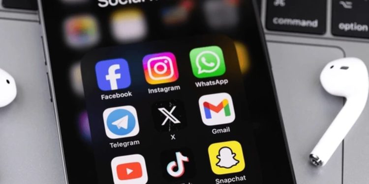 Nueva York lleva a juicio a Facebook, TikTok y Google por fomentar la adicción en menores