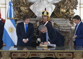 Pablo Quirno juró como nuevo canciller con el tratado de libre comercio en la mira