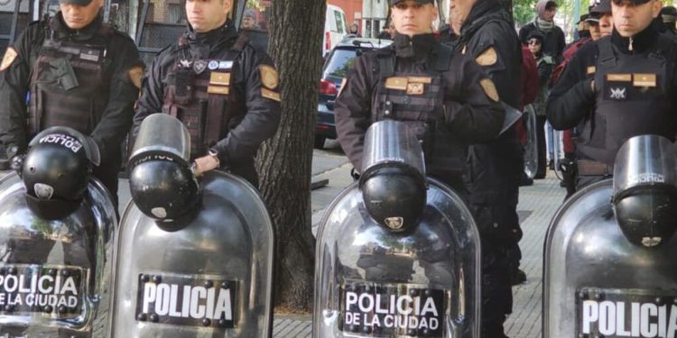 Parque Patricios: el GCBA quiere desalojar a una familia que hace años reclama por el asesinato de su hija