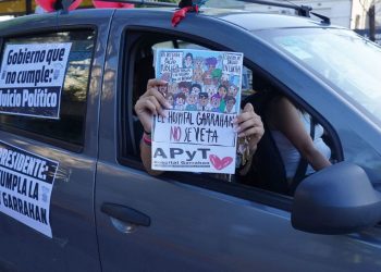 Por el Garrahan: realizaron una caravana a Olivos por la implementación de la Ley de Emergencia Pediátrica